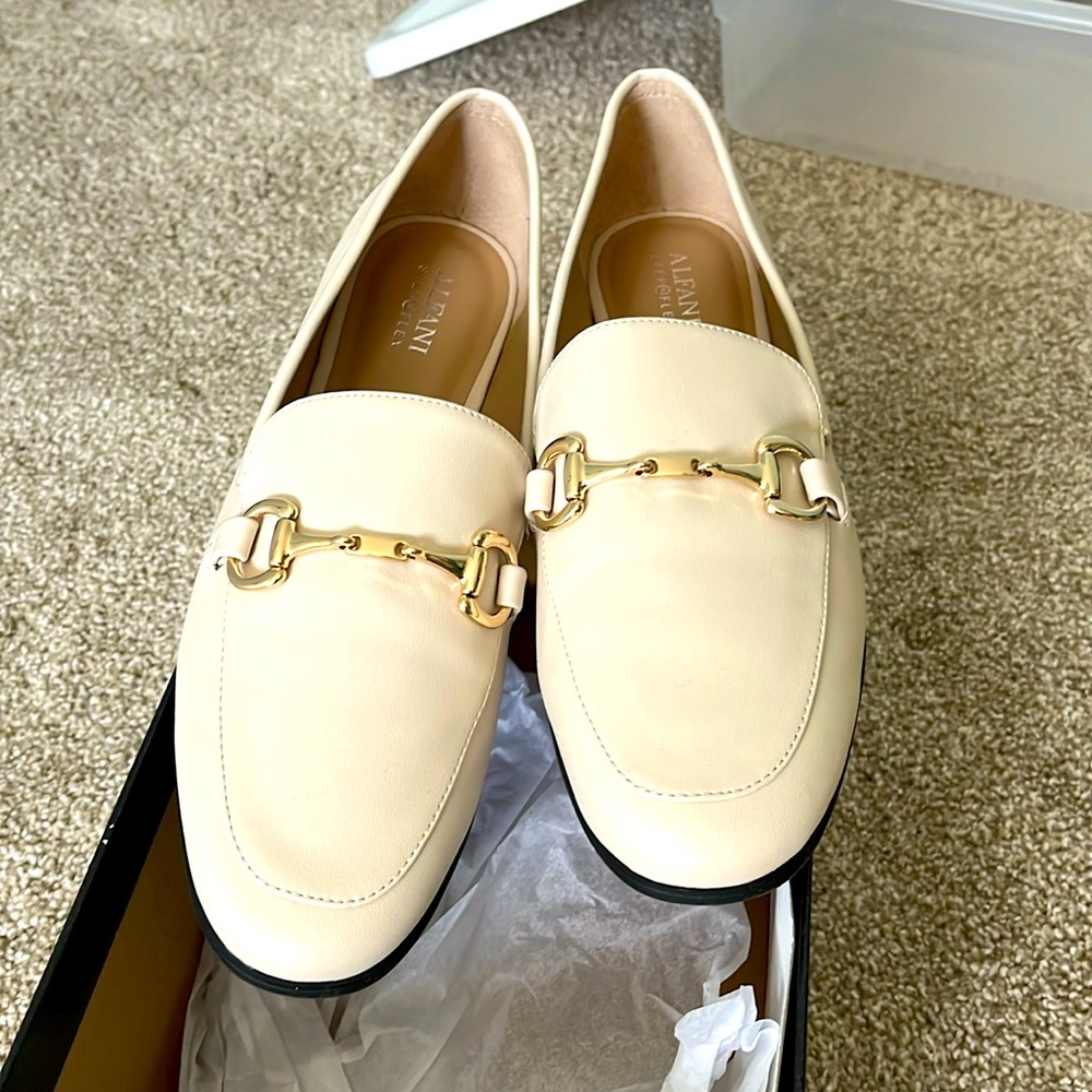 Alfani Shoes. Size 9 . NEW with box .